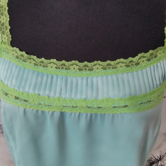 Old Navy Polyester Satin Cami - Picture 3 of 7